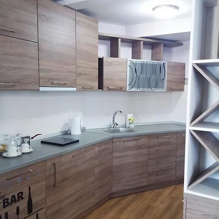 Ana Lux Pirot